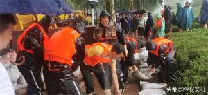 安陽(yáng)益和熱力集團(tuán)30人搶險(xiǎn)隊(duì)逆流而上，奮戰(zhàn)在抗洪一線(xiàn)